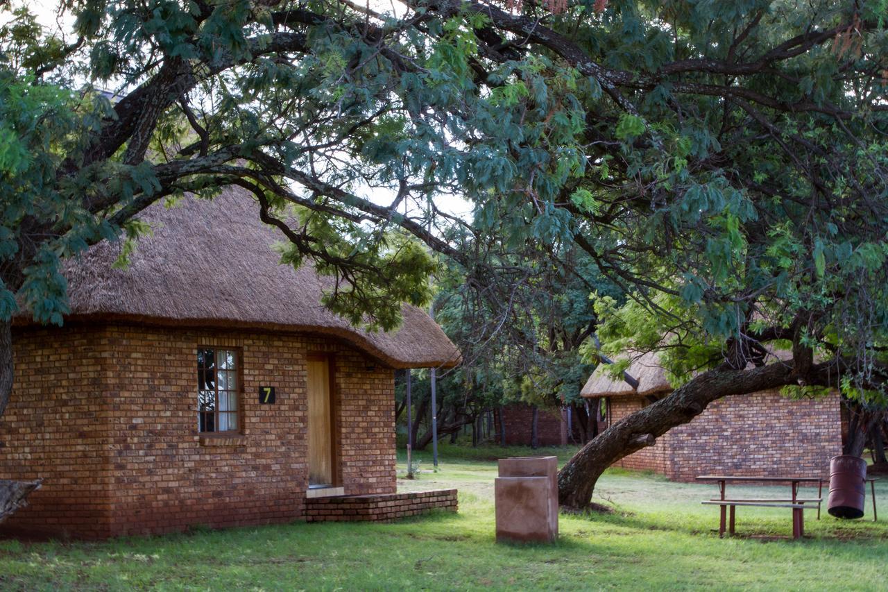 Ezemvelo Nature Reserve Hotel Vaalplaas Buitenkant foto